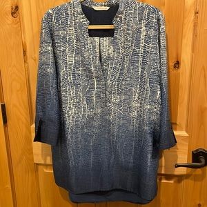 Soft Surroundings XL tunic blue and cream snap sleeves and v-neck